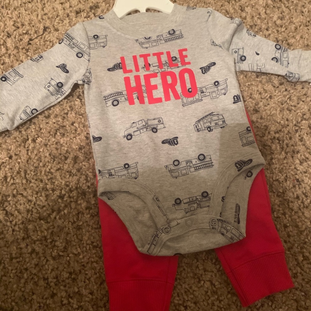 2 pc Carter’s set